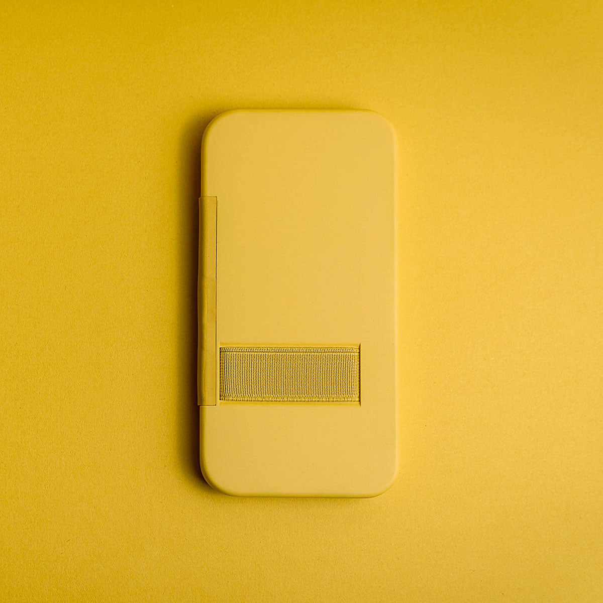 Klak iPhone-fodral. Självstängande. Med gratis gravyr