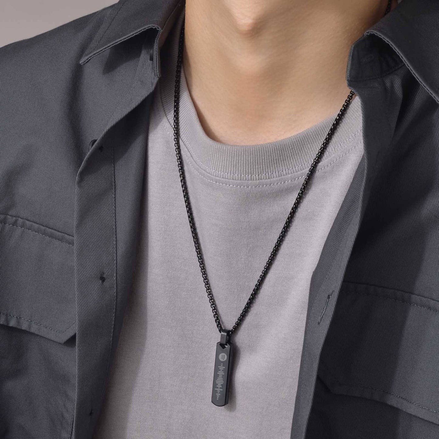 Halsband med Spotify streckkodshänge graverat