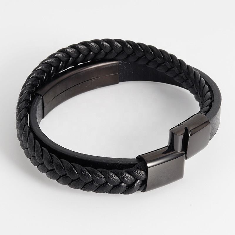 Läderarmband med personlig gravyr med namn "Cloudy Plate" med gratis gravyr